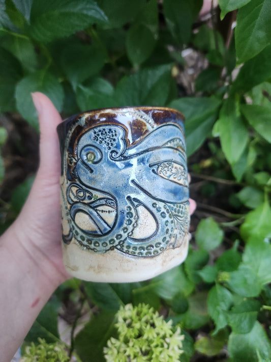 Octopus Medium Candle (Cocoanut Lime Verbena Scented